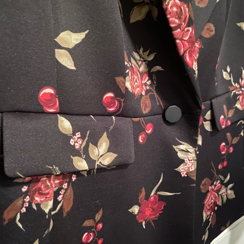 Nine West Dressy Blazer with Floral Pattern on Black Background 14